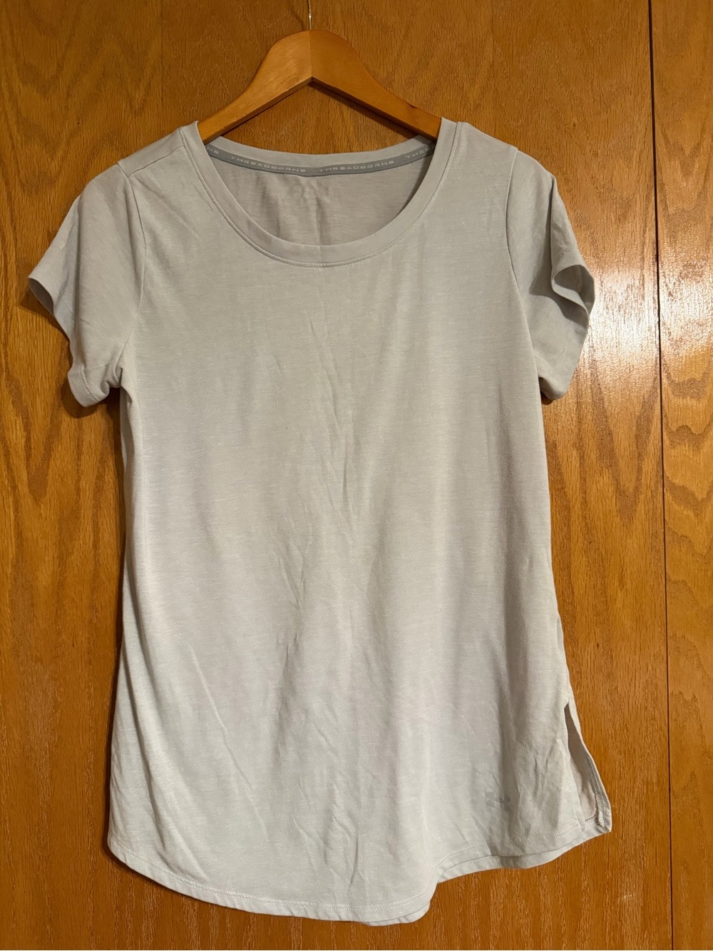 Under Armour Women's Short Sleeve Crewneck Tee in Light Gray